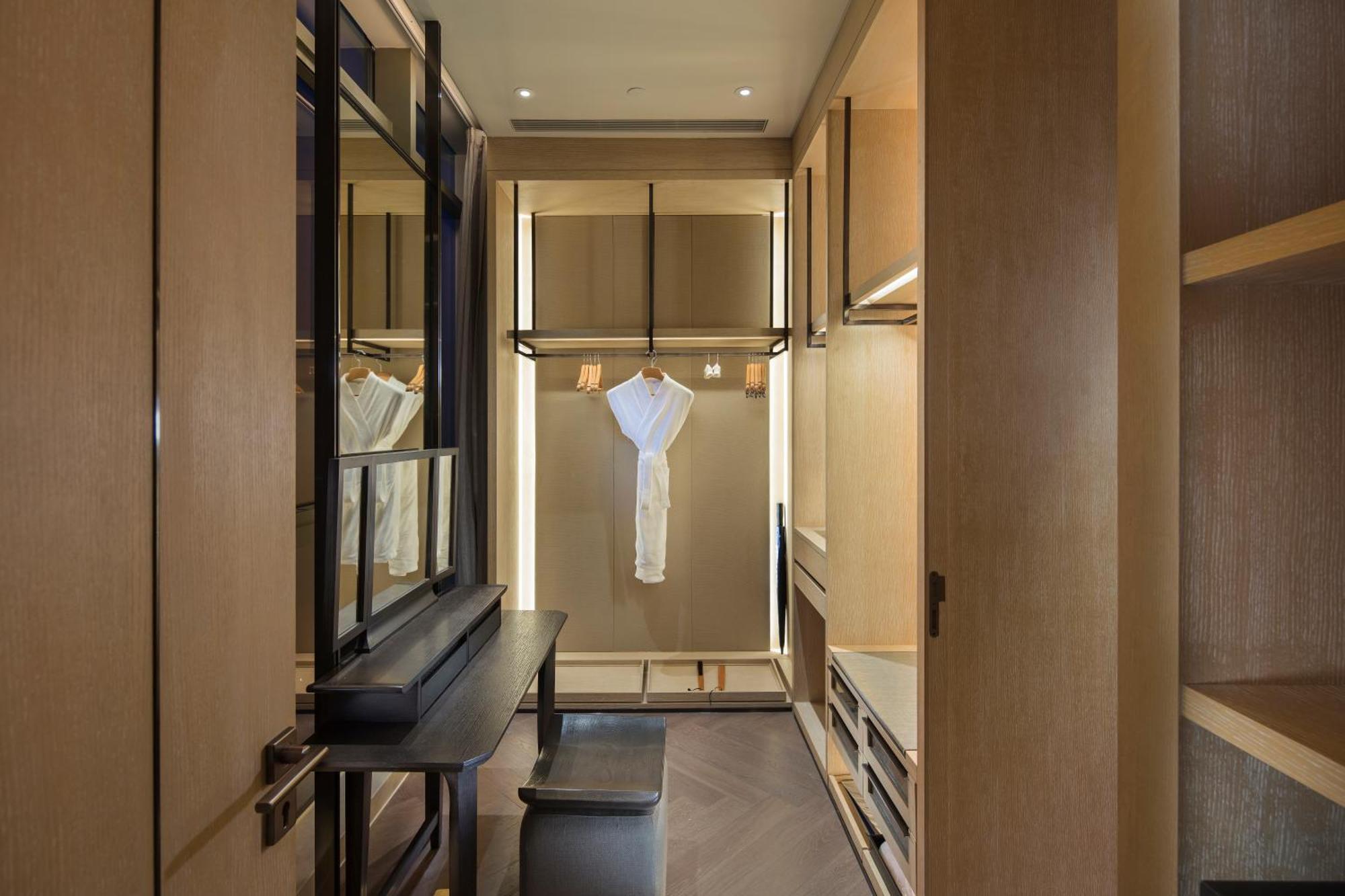 Hilton Shenzhen Shekou Nanhai Exterior photo
