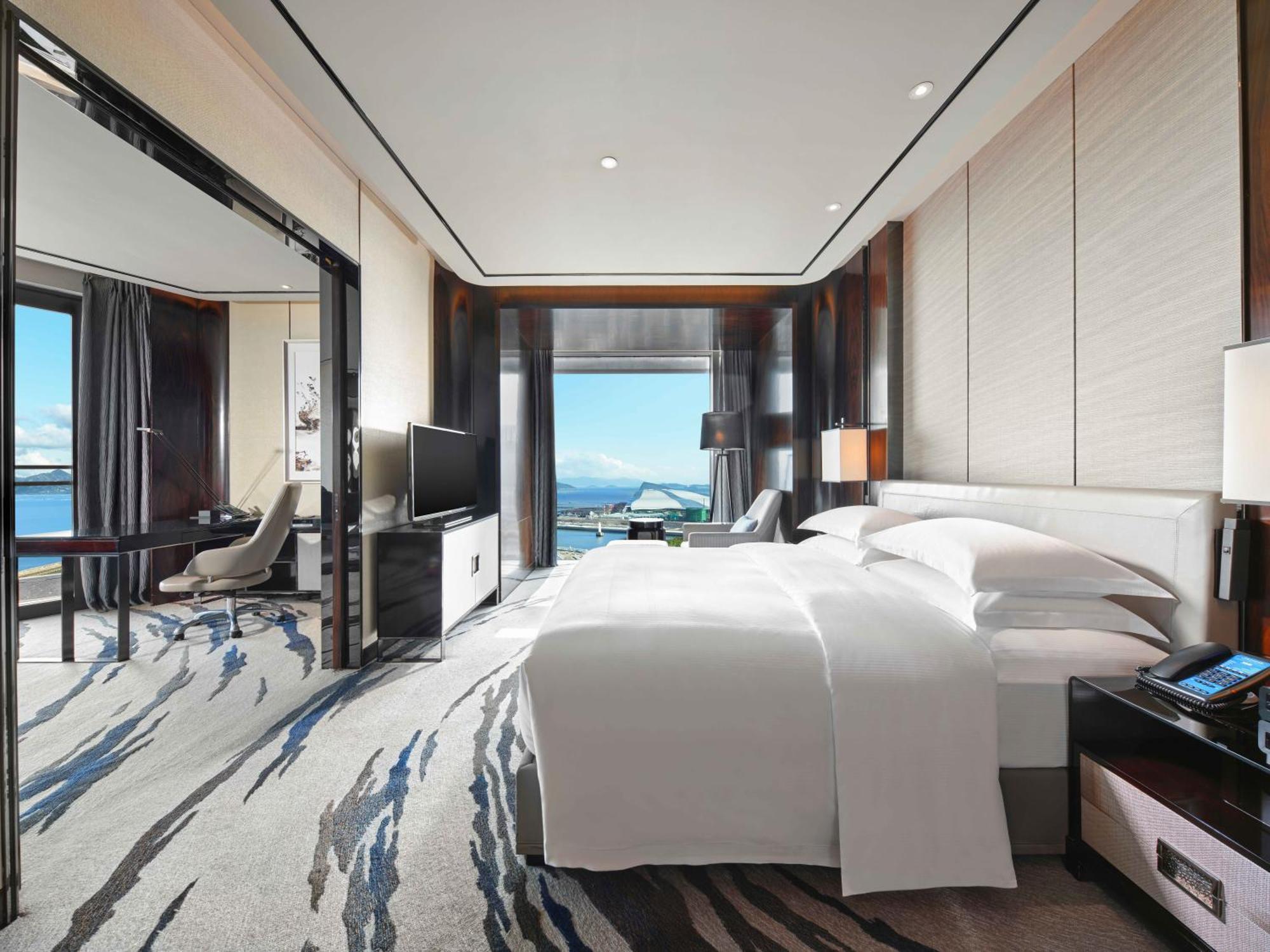 Hilton Shenzhen Shekou Nanhai Exterior photo