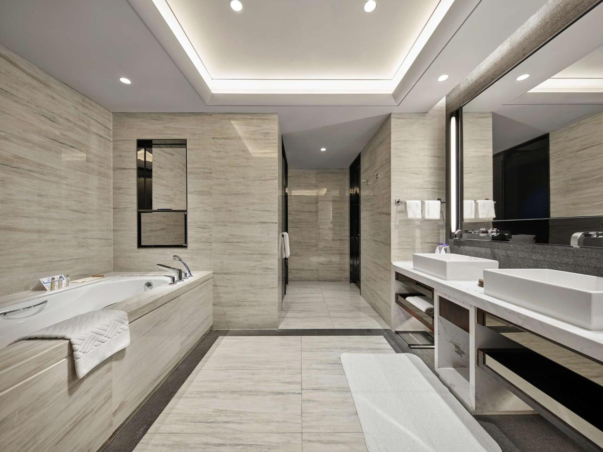 Hilton Shenzhen Shekou Nanhai Exterior photo